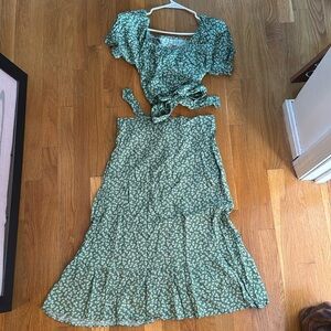 Two piece skirt set